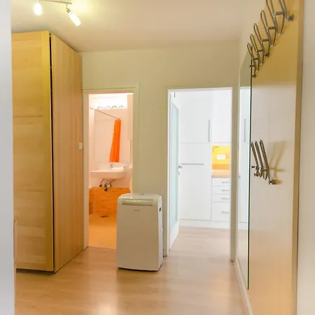 Apartment Near The Train Station *