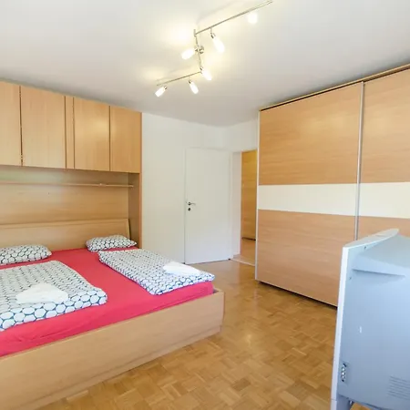 Apartment Near The Train Station