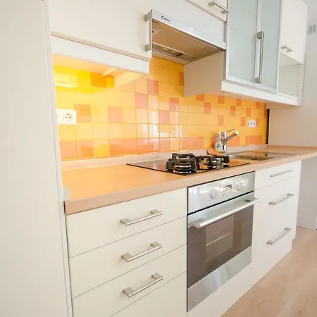 Apartman Near The Train Station *