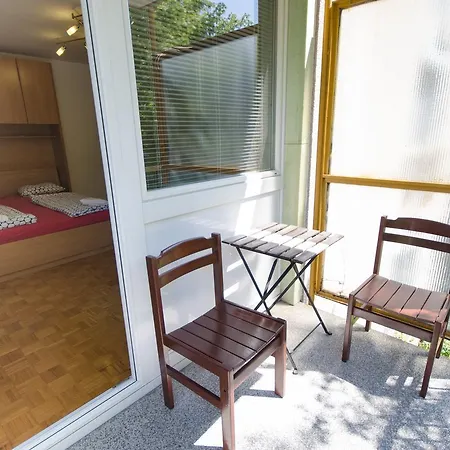 Apartman Near The Train Station